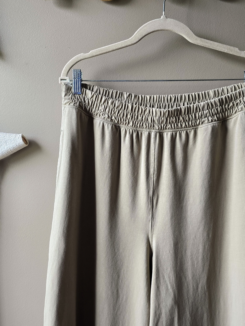 Free People Movement Hot Shot Crossover Pants Sage Stone - Picture 6 of 9